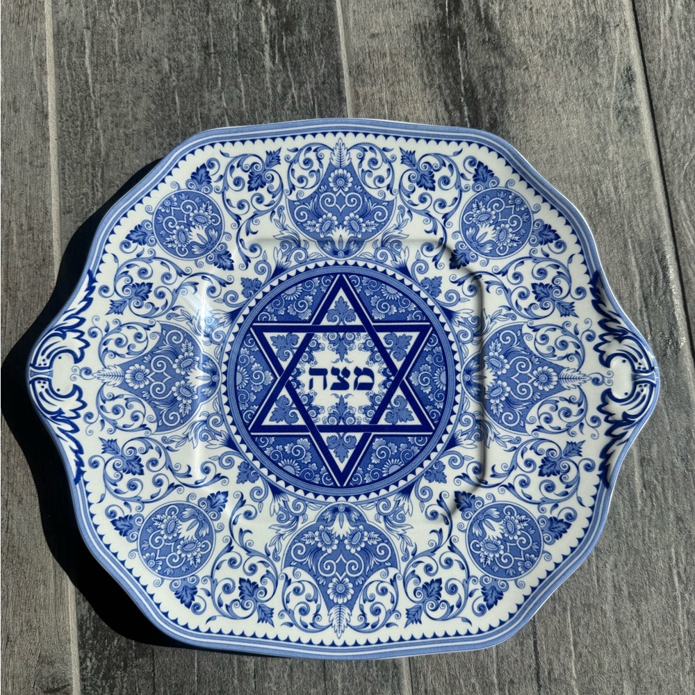 Spode Judaica Matzoh Plate 11.5" Passover Blue and White